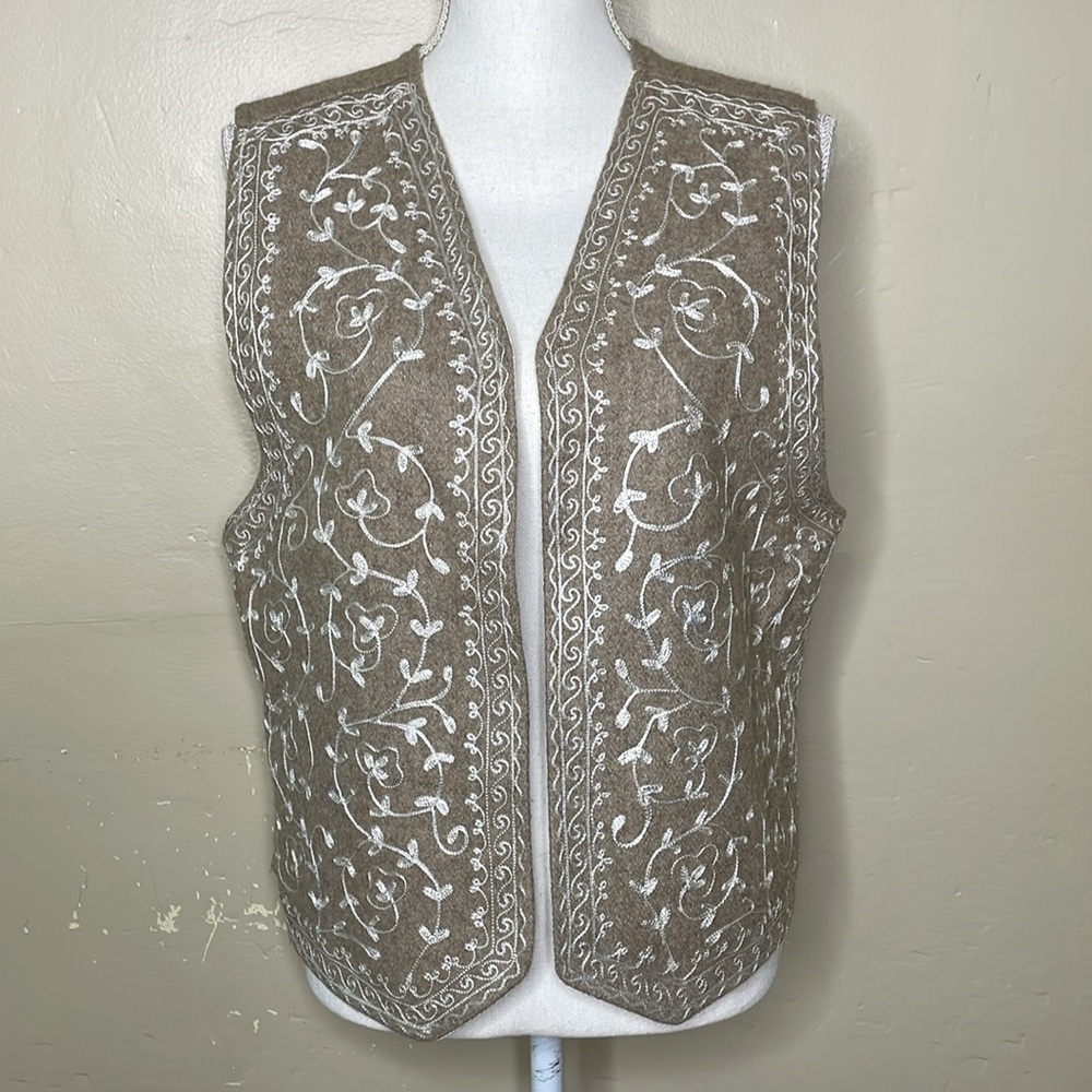 VINTAGE Together Crafts Tan & Cream Embroidered Design Front Panel Wool Blend Md